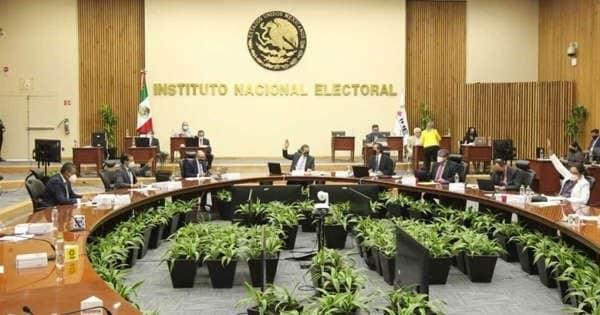 Aspirante denuncia irregularidades en prueba del INE