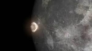 Captan momento en que meteorito choca contra la Luna