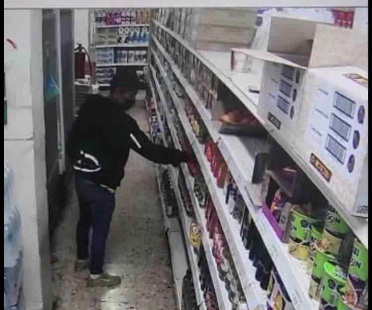 Roba en tienda de abarrotes
