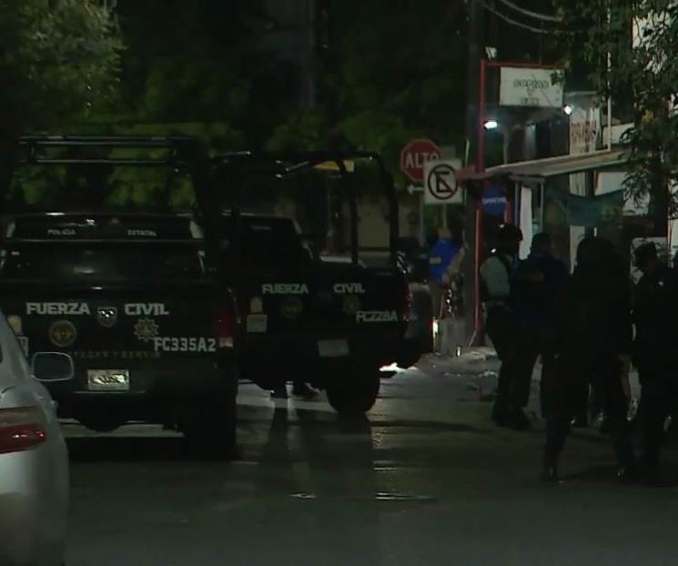 Se atrinchera tras disparar arma Se atrinchera tras disparar arma