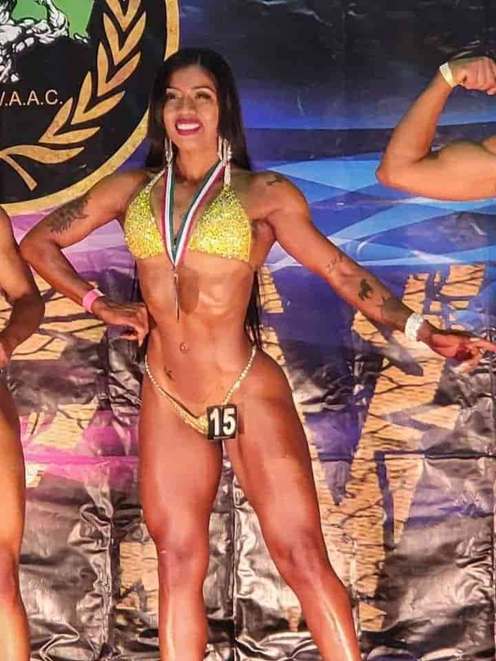 Después de dos semanas de intensa lucha, una joven fisicoculturista neolonesa, perdió la vida, al estar internada en una clínica de Monterrey,  luego de haber participado en un accidental vial