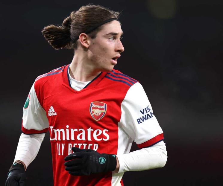 Renueva Arsenal al mexicano Marcelo Flores