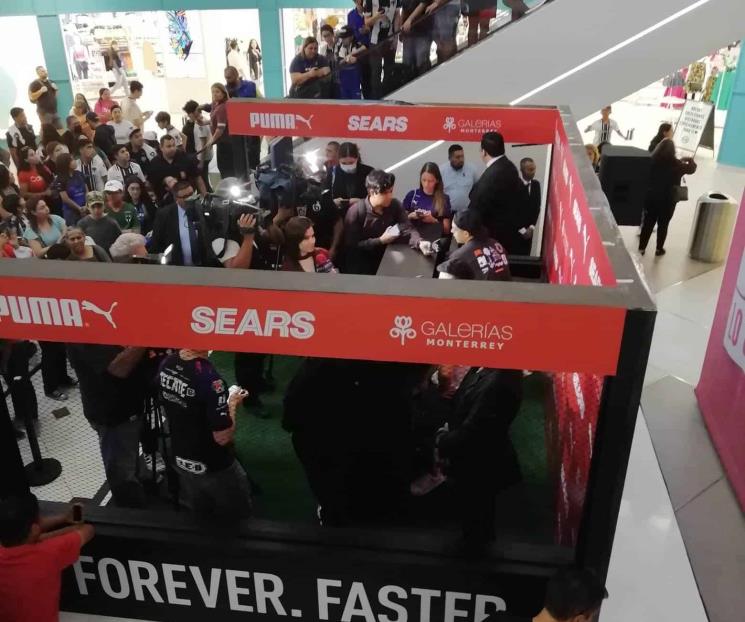 Conviven Funes y Ponchito con aficionados