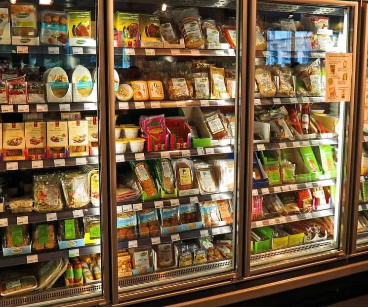 Pese a menor inflación, consumo privado moderó su marcha