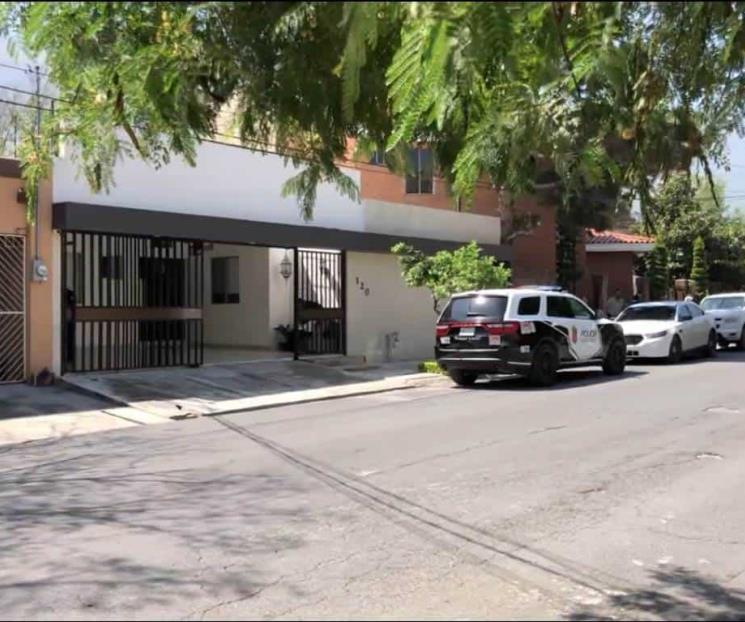 Roban camioneta de lujo en SP