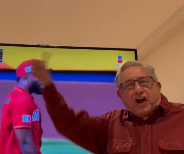 Celebra AMLO triunfo de México en Mundial de Beisbol