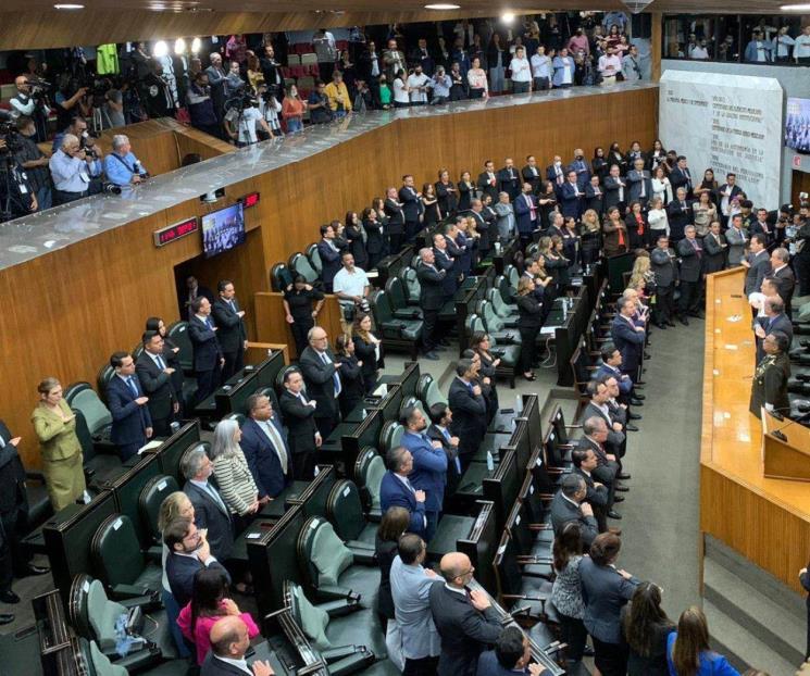 PRI y PAN a favor del diálogo tras paro de labores