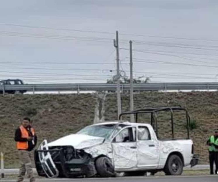 Vuelca unidad de la Guardia Nacional