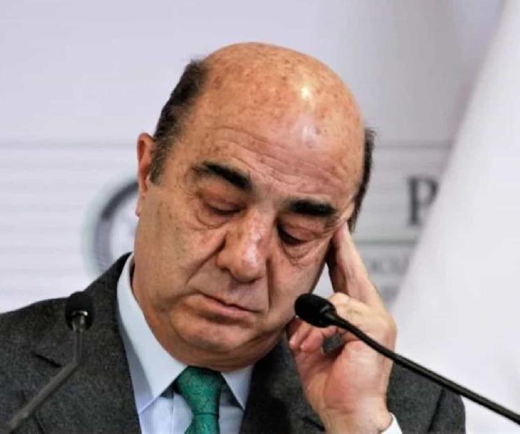 Trasladan a Murillo Karam a Torre Médica de Tepepan