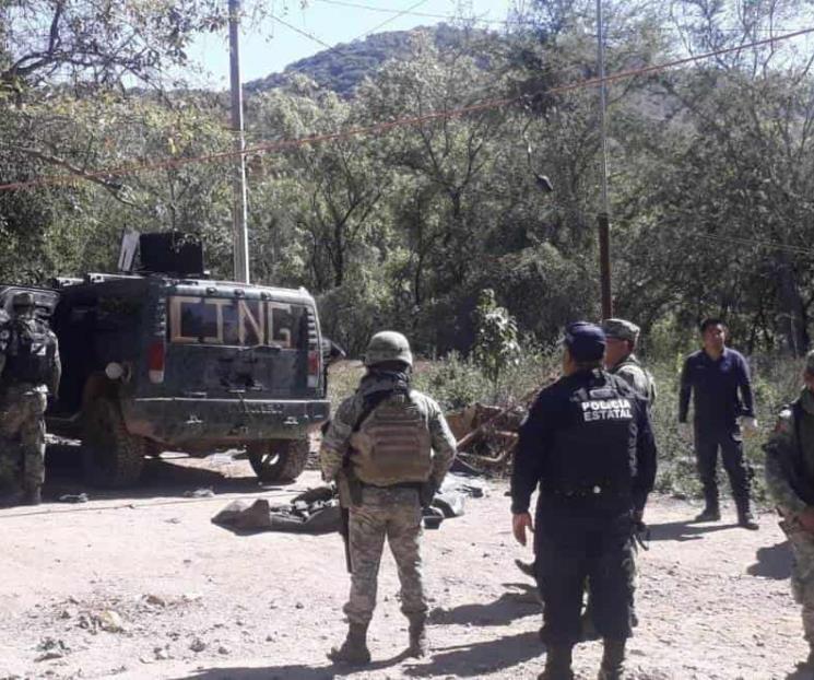 Enfrentamiento deja 2 muertos y 11 heridos en Michoacán Enfrentamiento deja 2 muertos y 11 heridos en Michoacán