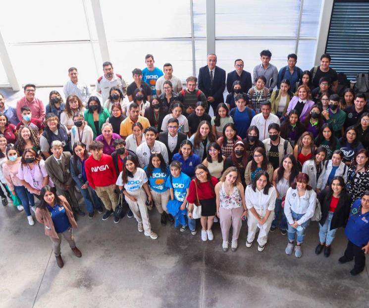 Reconocen trabajo de jóvenes para “sello verde de la UANL” Reconocen trabajo de jóvenes para “sello verde de la UANL”