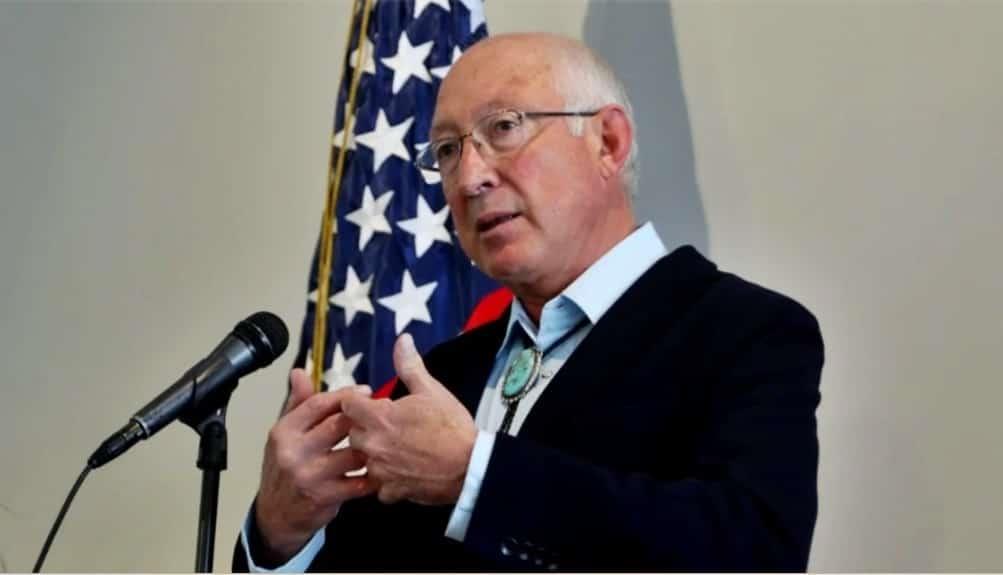 Salazar celebra contrato para fortalecer seguridad México-EU