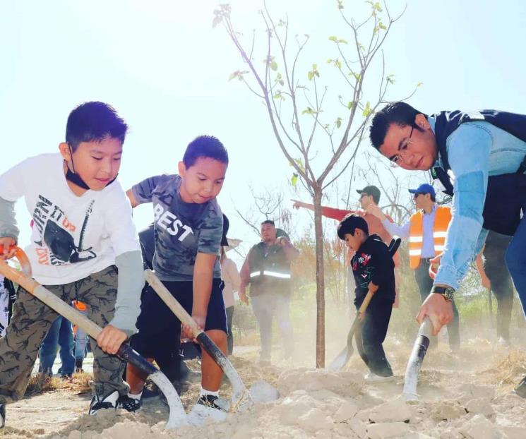 Reta Samuel a IP a donar árboles