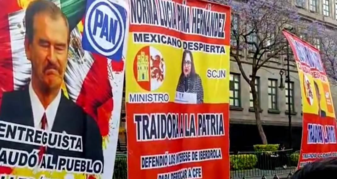 Arman tendedero de personajes opositores