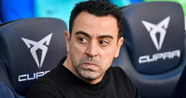 Niega Xavi que haya ganado títulos con ayuda arbitral