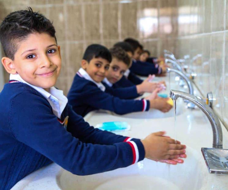 Busca NL Escuelas de 100