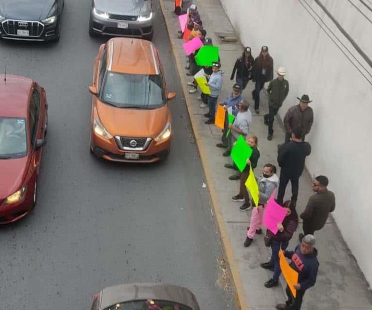 Protestan en el Uni contra aseguradora