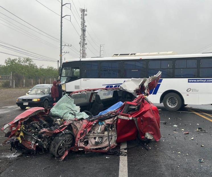 Deja choque frontal un muerto Deja choque frontal un muerto