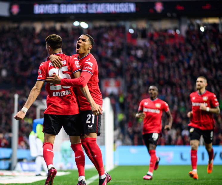 Pierde el Bayern y lidera el Dortmund en Alemania Pierde el Bayern y lidera el Dortmund en Alemania