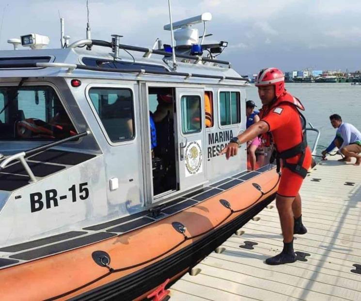 Se hunde embarcación en Yucatán; rescatan a 12 personas Se hunde embarcación en Yucatán; rescatan a 12 personas