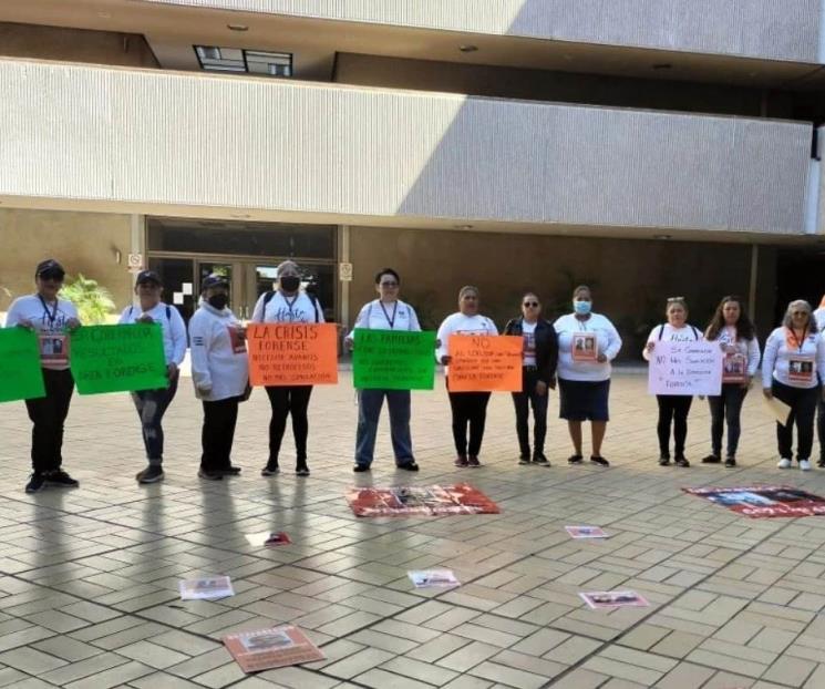 Madres rastreadoras de Sinaloa exigen salida de funcionario