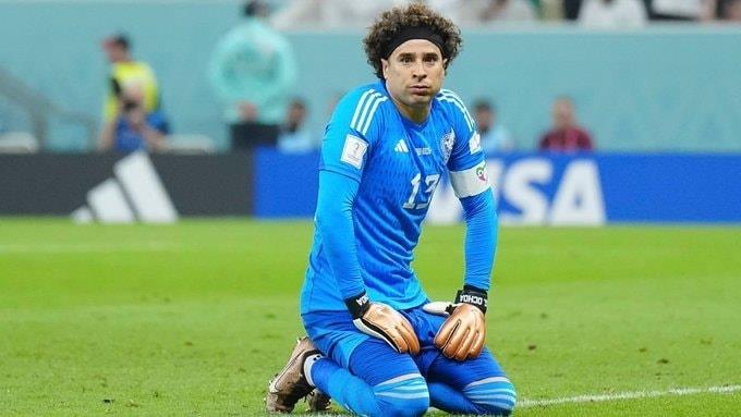 Se salvó Ochoa de sufrir un accidente aéreo