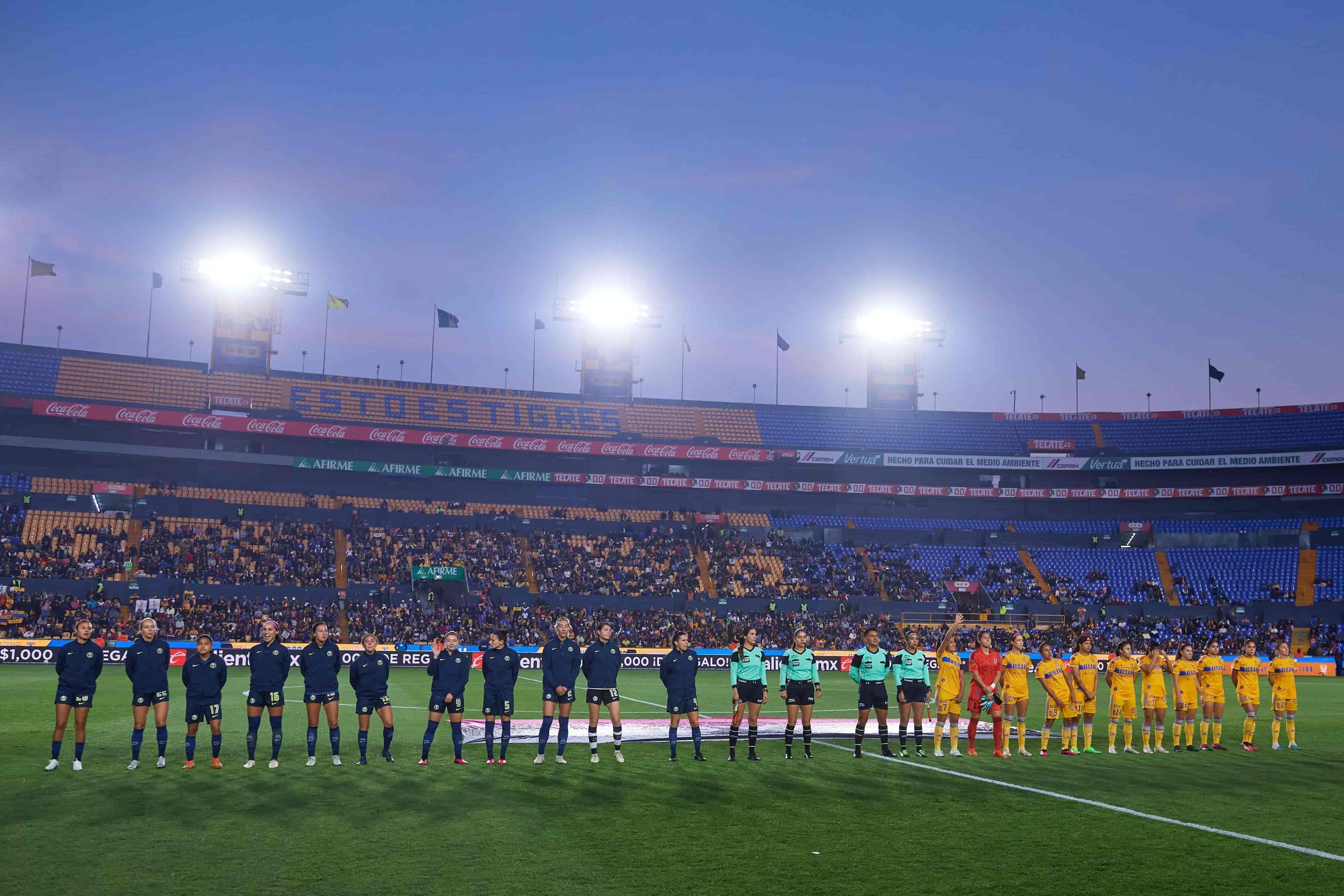 Estadio Universitario.