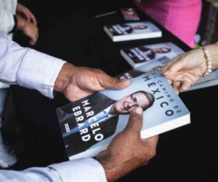 Se presenta Ebrard en libro como El camino de  México