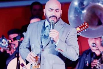 Lupillo Rivera cancela conciertos tras ser hospitalizado