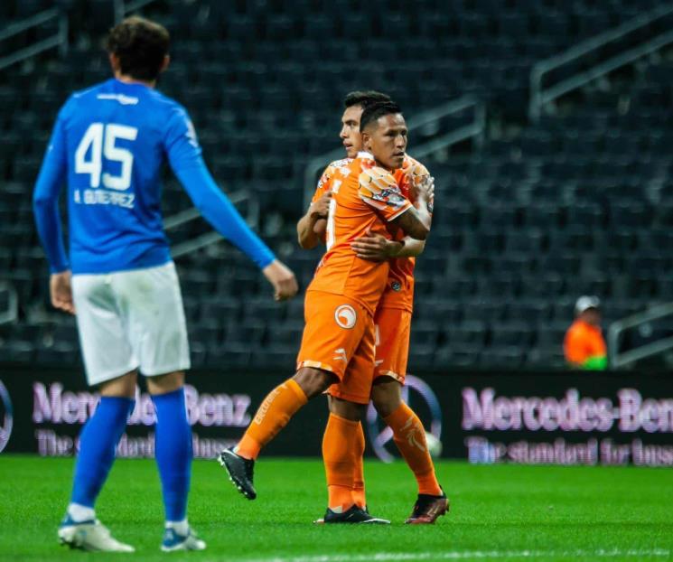 Golean en casa a los Raya2