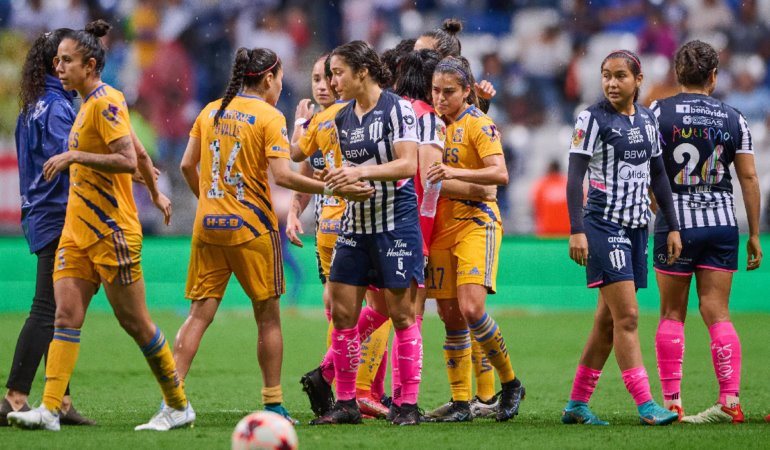 Aún conservan Rayadas y Tigres identidad del Clásico