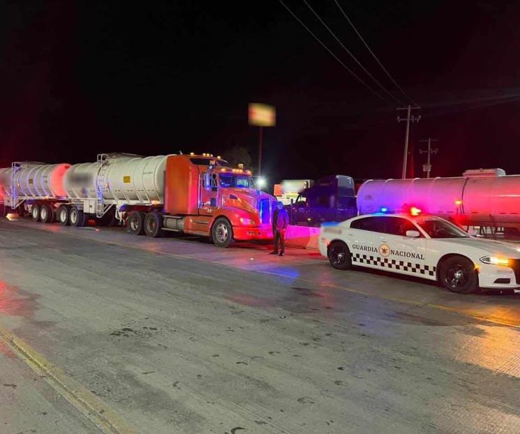 Descubren pipa con combustible robado