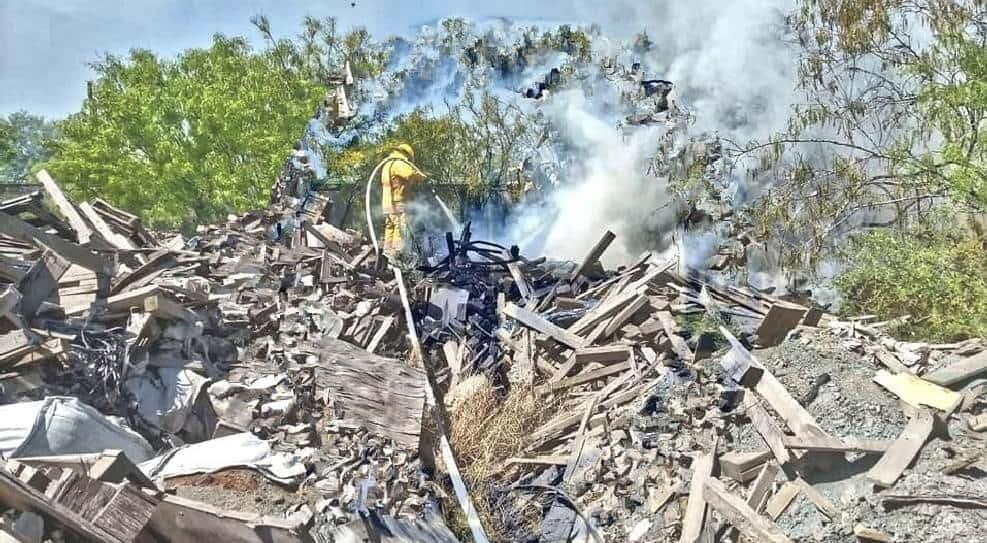 Arde tarimera en Escobedo