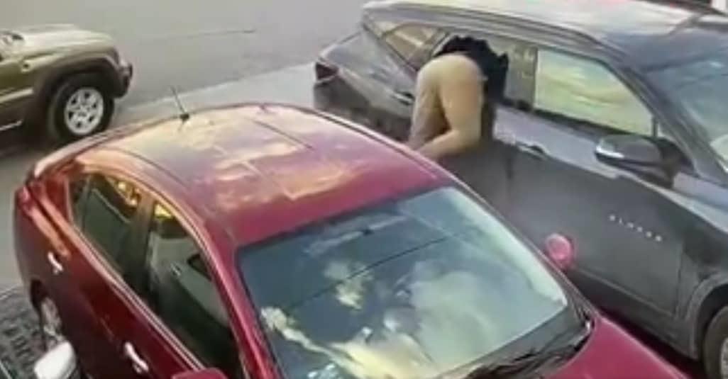 Captan a ladrones cristaleando autos en Apodaca Captan a ladrones cristaleando autos en Apodaca