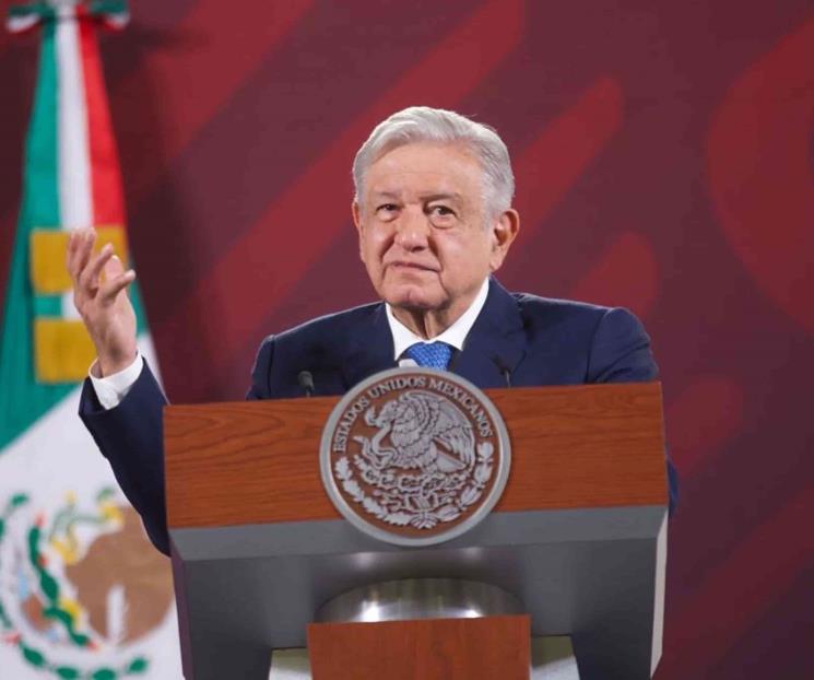 AMLO esperará para decidir si demanda al abogado de García