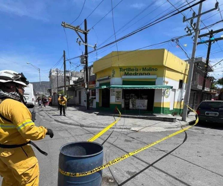 Provocan vientos caída de postes, árboles y cables Provocan vientos caída de postes, árboles y cables