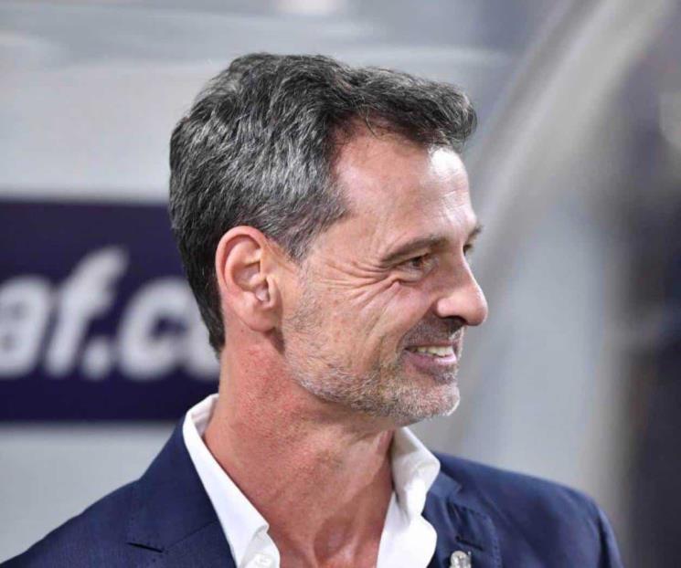 Emociona a Cocca su debut en el Azteca