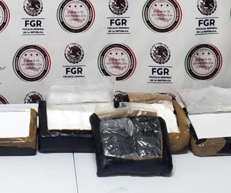 Detienen a choferes de autobús por transportar fentanilo