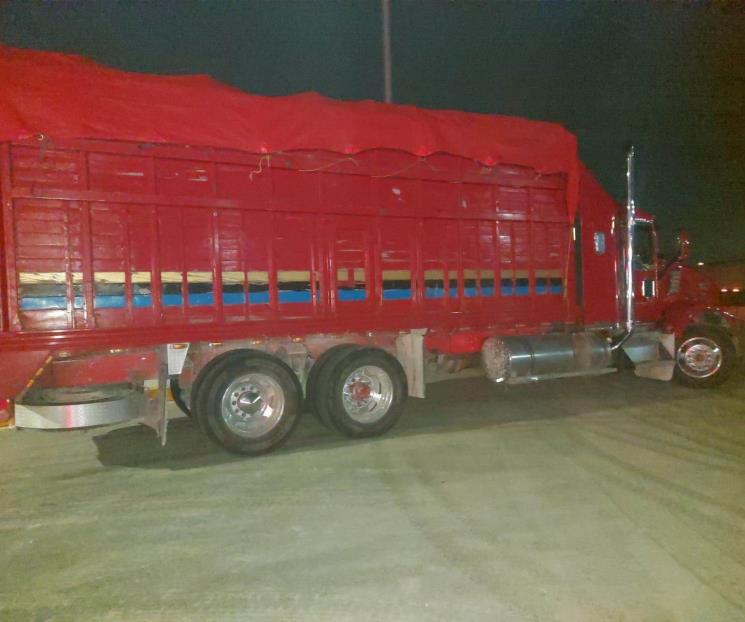 Cae pollero con 93 migrantes