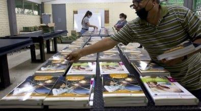 Nuevos libros dan por hecho que alumnos saben química: ONG
