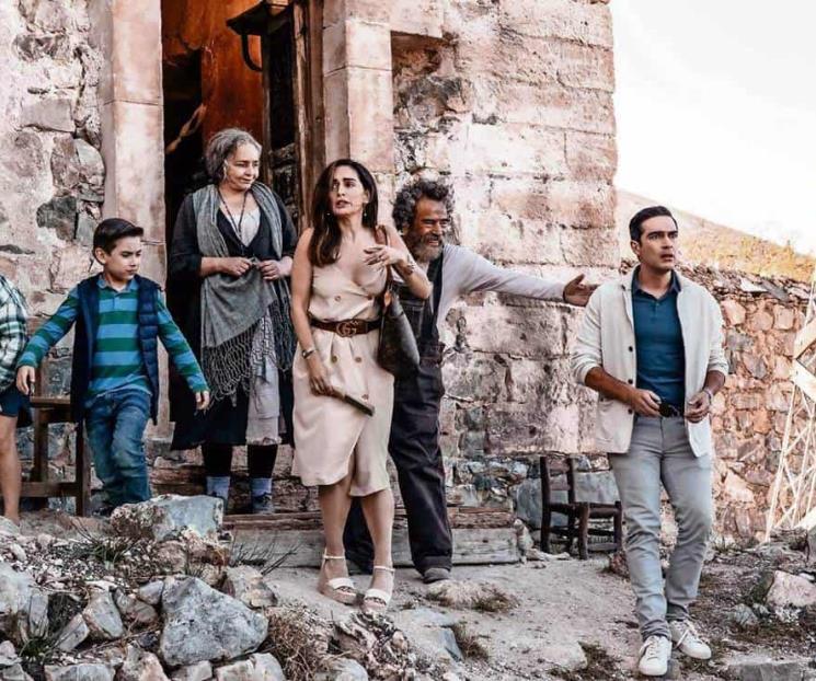 Arremete AMLO contra ¡Qué Viva, México! de Luis Estrada