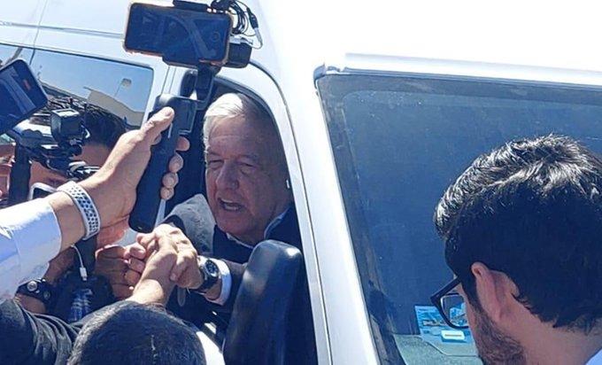 AMLO llega a Ciudad Juárez; visitará a migrantes
