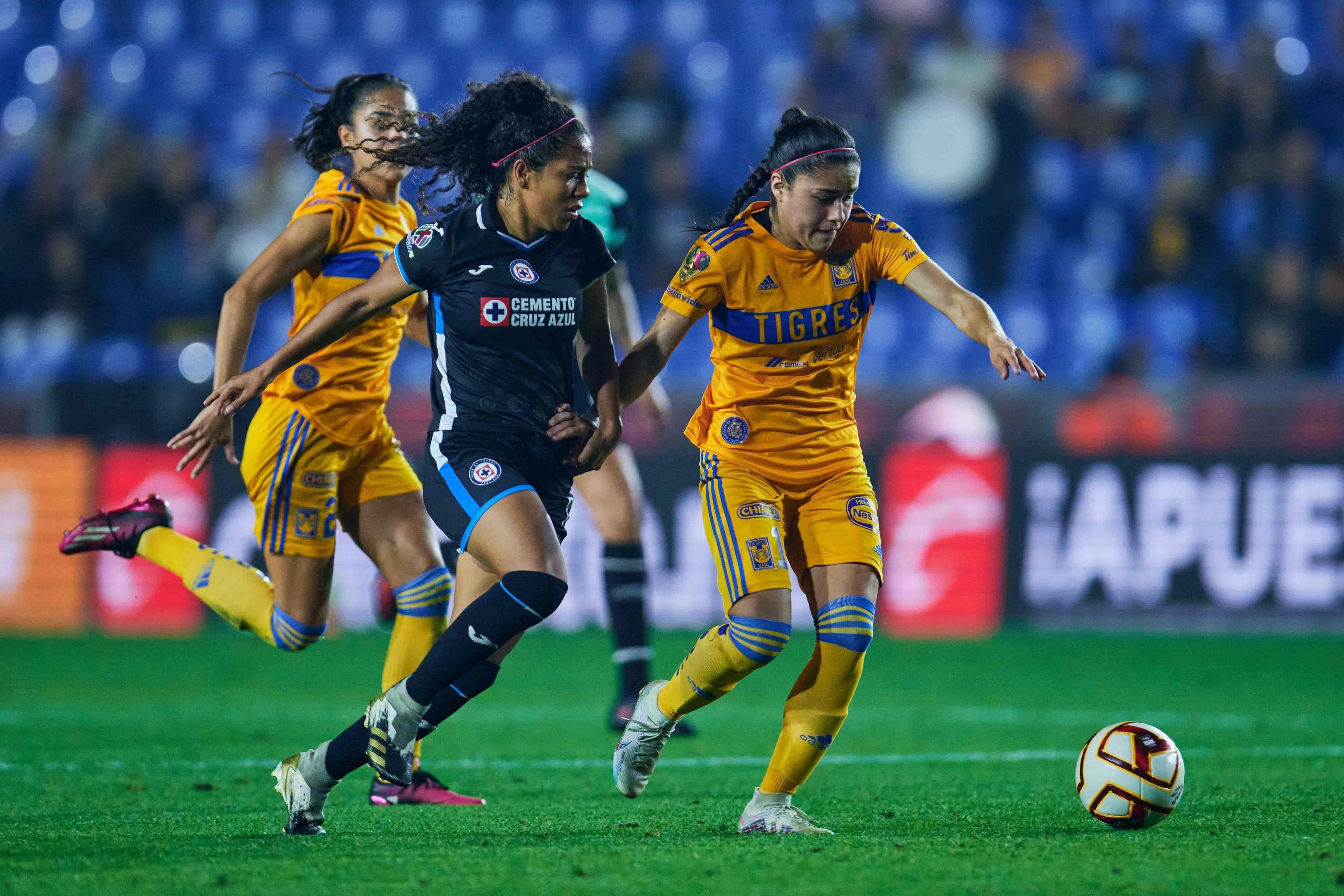 Tigres busca abrir el marcador, pero no concreta.