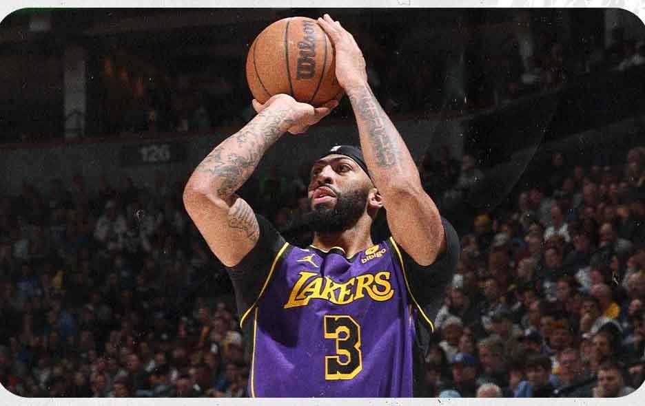 Ganan Lakers y playoffs siguen cerca