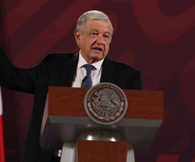 Iniciativa es “penosa y decadente: AMLO