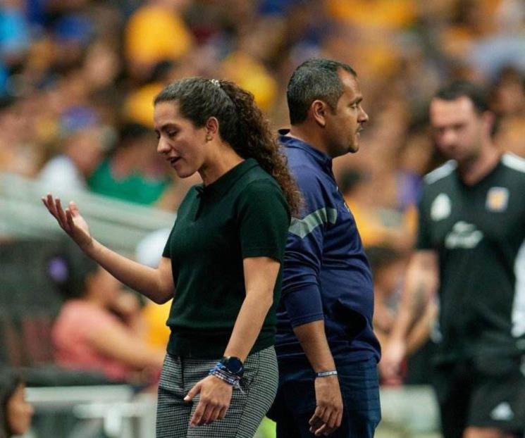 En Rayadas reconocen error de Eva Espejo tras expulsión