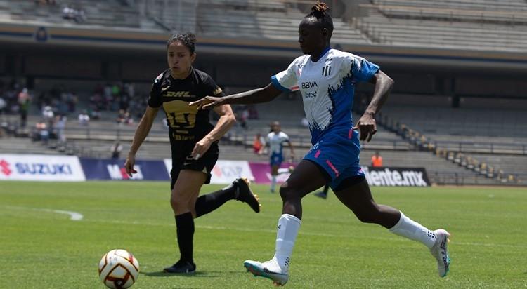 Igualan Rayadas ante Pumas y siguen de líderes 