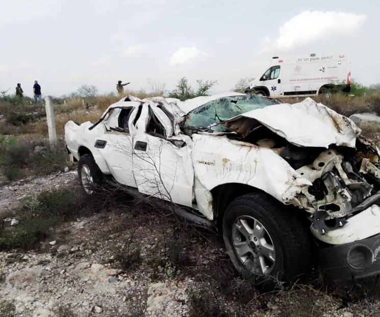 Deja volcadura dos muertos en Cerralvo