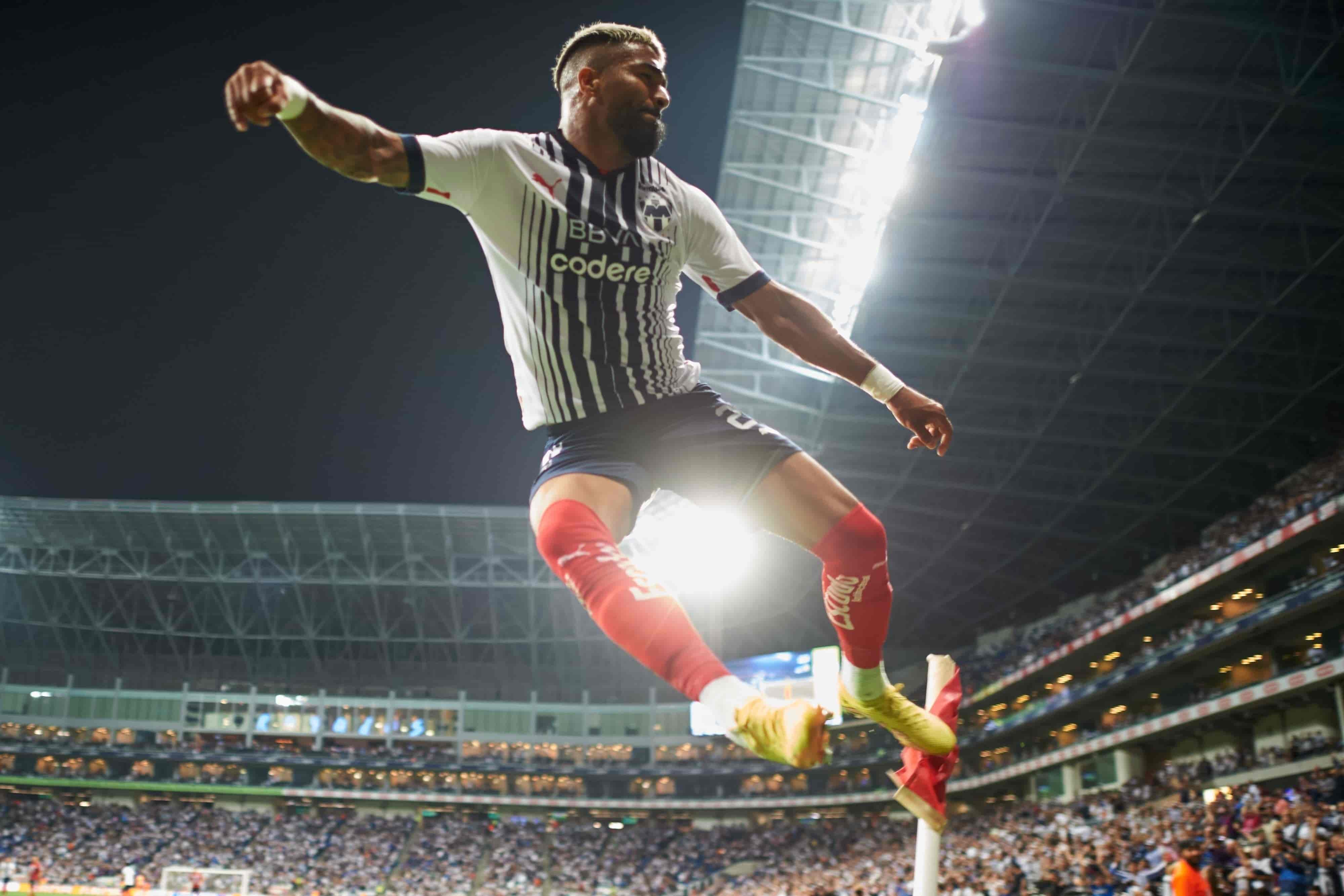 Rodrigo Aguirre hace doblete.