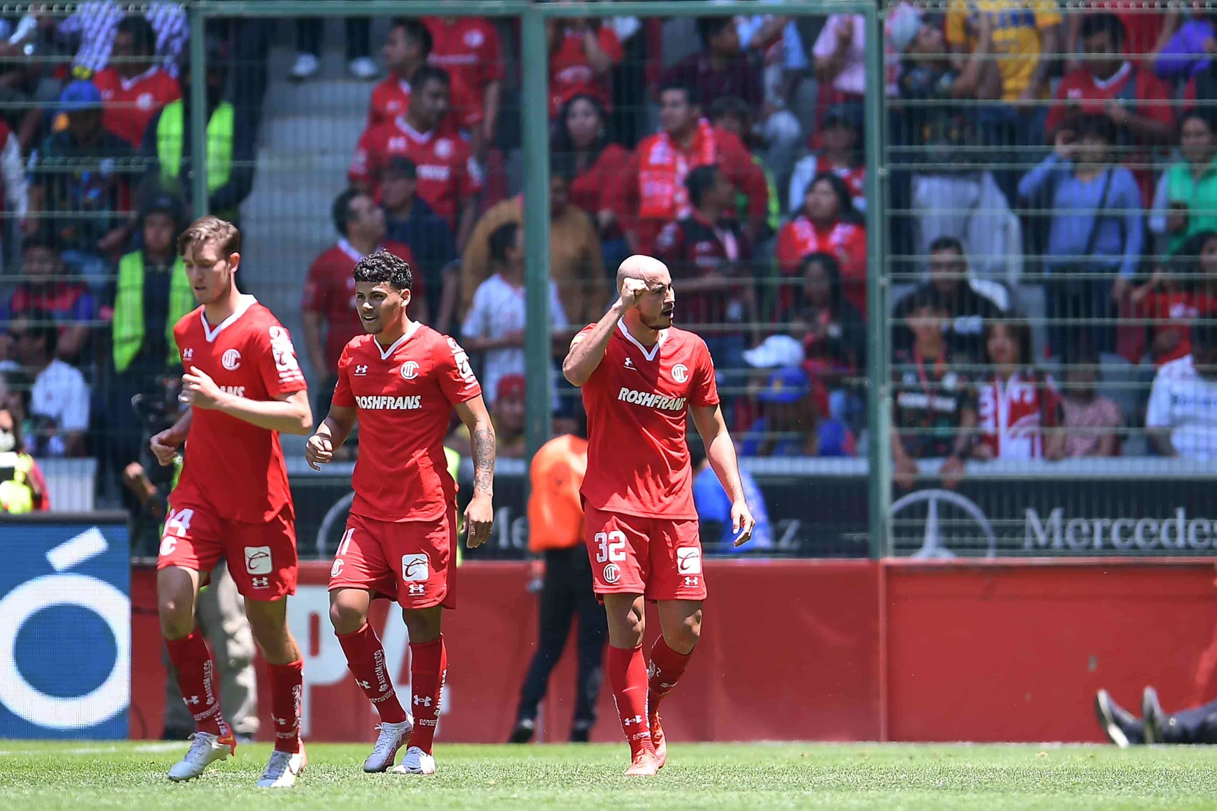 Carlos González hace doblete.